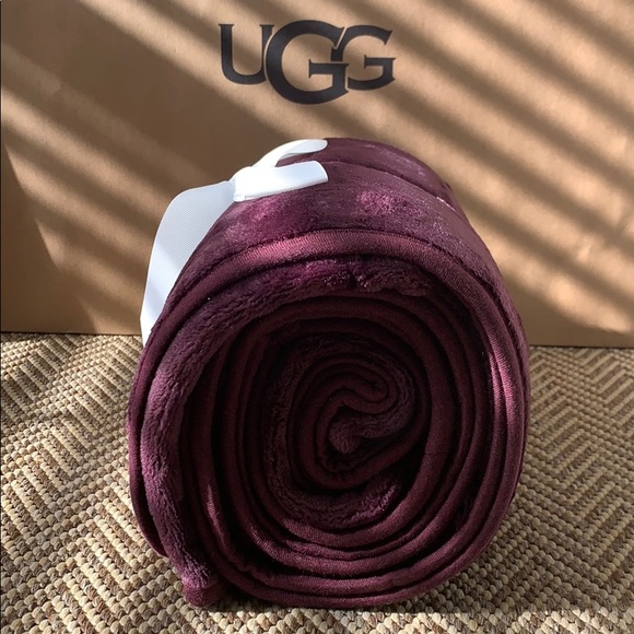 NWT UGG ❤️last one❤️Throw Blanket - Picture 5 of 8